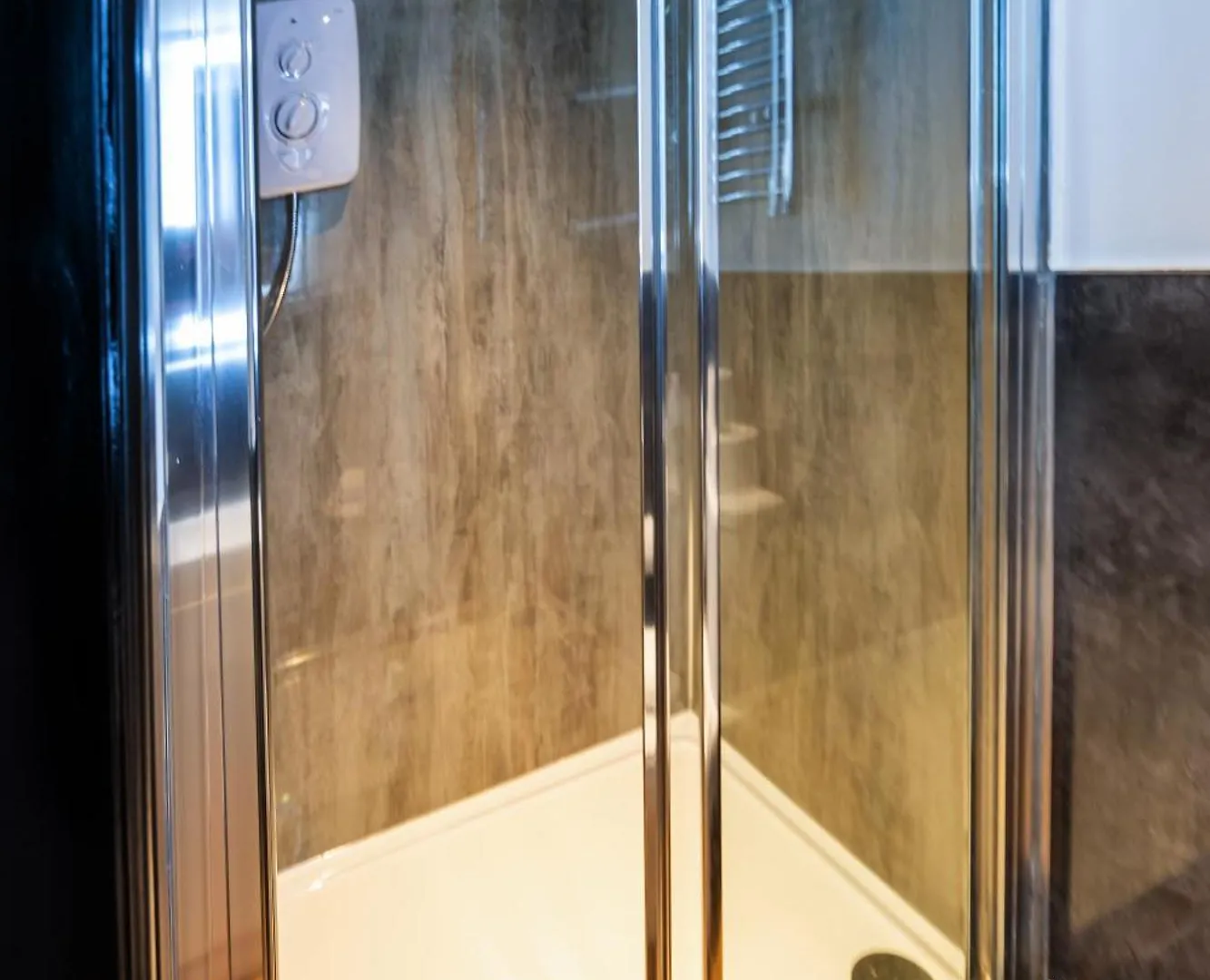 Short-Term Studio Stays With Parking Subject To Availability 브라이턴 아파트
