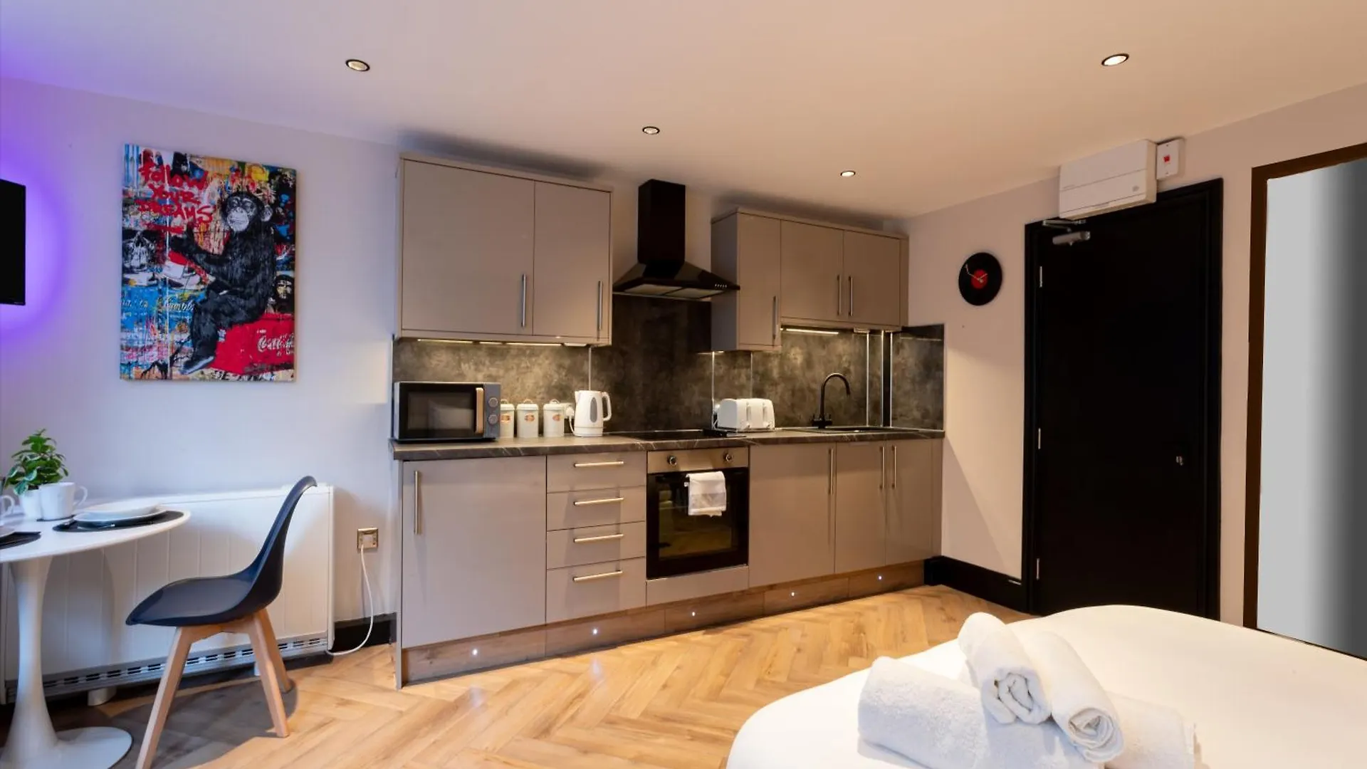 Short-Term Studio Stays With Parking Subject To Availability Brighton Reino Unido
